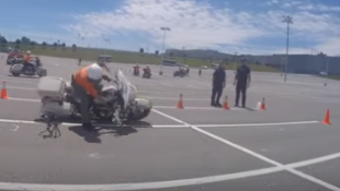 MCY  Police: Ratés, gamelles, exercices d'une école de motocyclistes !