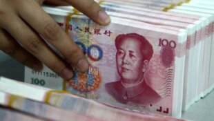 Moody's downgrades China's credit rating