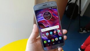 MOTO X4: A MOTOROLA TRANSFORMA SEU SUCESSO EM INTERMEDIÁRIO.