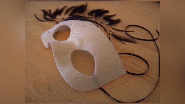 DIY Masquerade Mask 