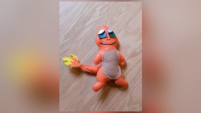 Main photo Charmander Plushie !