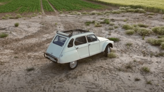 En balade avec une Dyane 4 de 1971