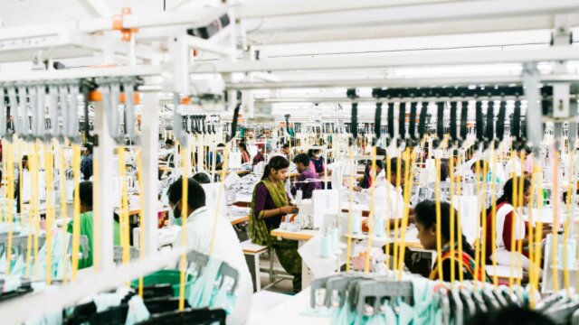 UNE INITIATIVE CITOYENNE POUR DES SALAIRES VITAUX  DANS LE TEXTILE 